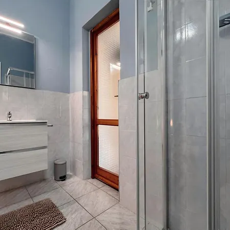 10 Minuti Dal Mare- Martina Daire