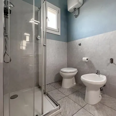 10 Minuti Dal Mare- Martina *