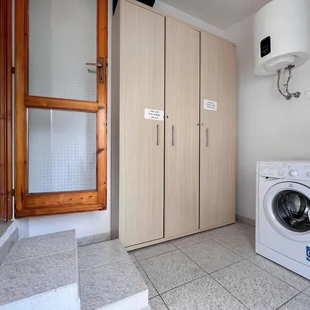 10 Minuti Dal Mare- Martina *