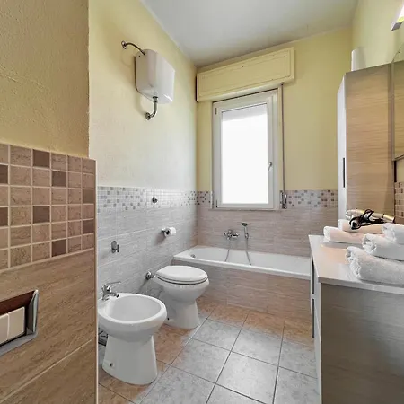 10 Minuti Dal Mare- Martina *